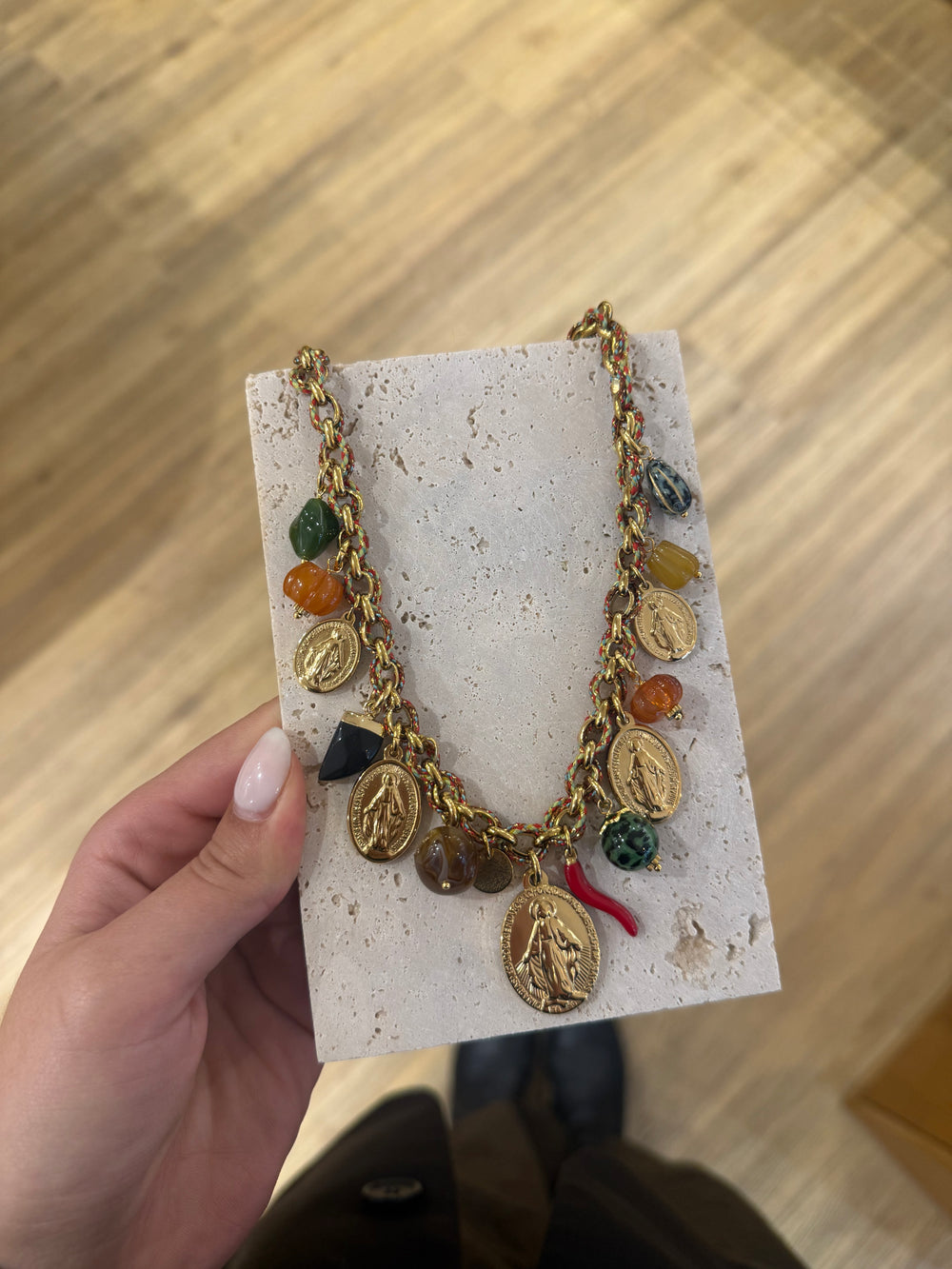 Collier chaîne cordon madone