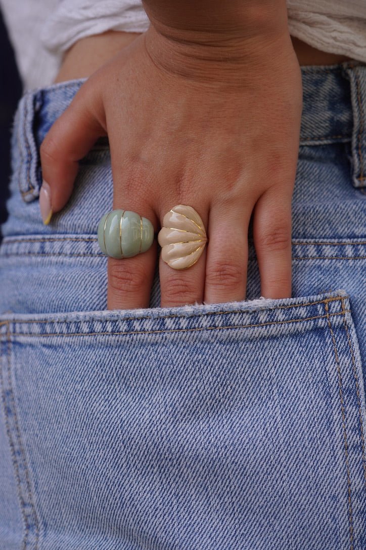 Bague coquillage beige